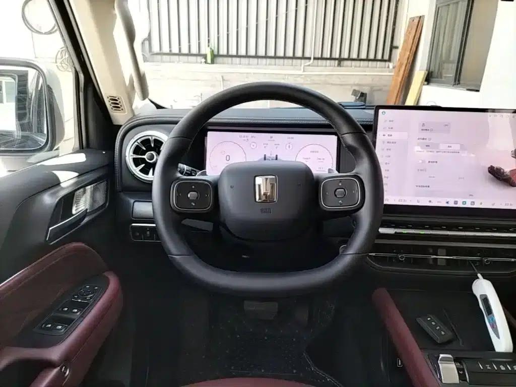 Tank 300 New Energy 2025 Hi4-T 37.1kWh — миниатюра 11