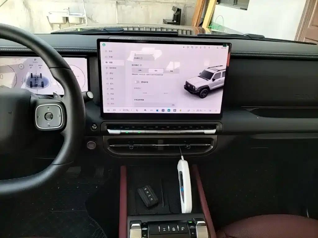 Tank 300 New Energy 2025 Hi4-T 37.1kWh — миниатюра 13