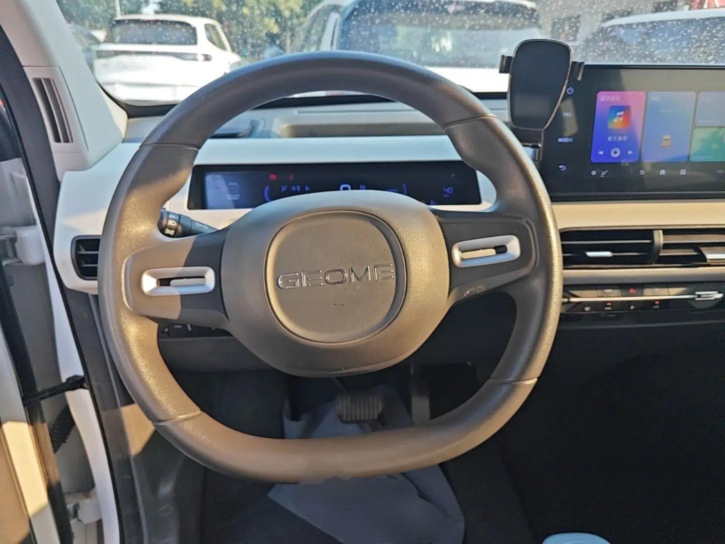Geely Galaxy Panda 2023 Panda Mini 200km Endurance Bear — миниатюра 13