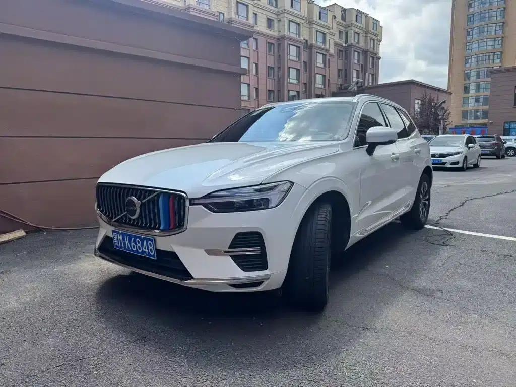 2022 Volvo XC60 B5 AWD Inscription Luxury Edition — миниатюра 2