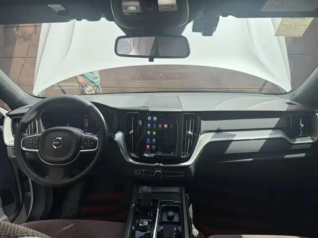 2022 Volvo XC60 B5 AWD Inscription Luxury Edition — миниатюра 7