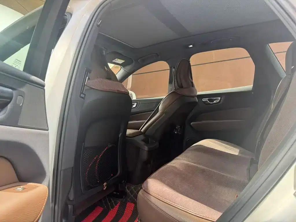 2022 Volvo XC60 B5 AWD Inscription Luxury Edition — миниатюра 10
