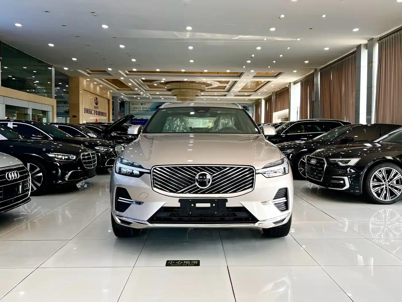 2026 Volvo XC60 B5 AWD Inscription Luxury Edition — миниатюра 2
