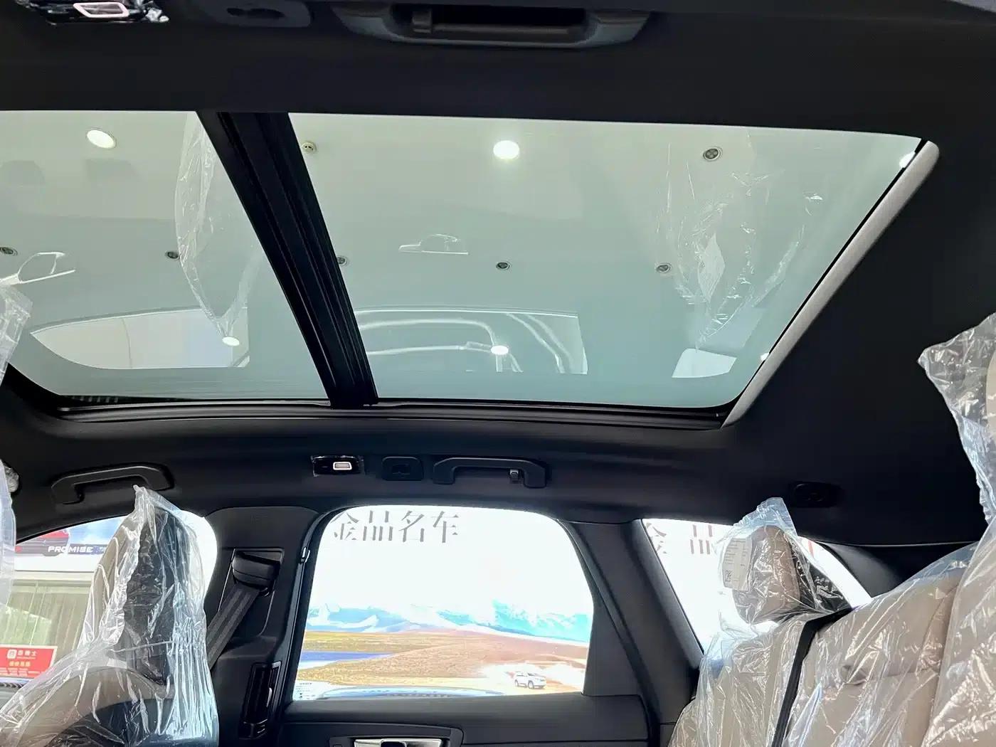 2026 Volvo XC60 B5 AWD Inscription Luxury Edition — миниатюра 11