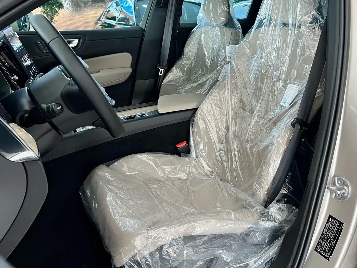 2026 Volvo XC60 B5 AWD Inscription Luxury Edition — миниатюра 5