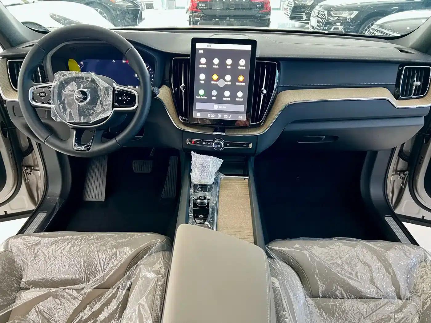 2026 Volvo XC60 B5 AWD Inscription Luxury Edition — миниатюра 8