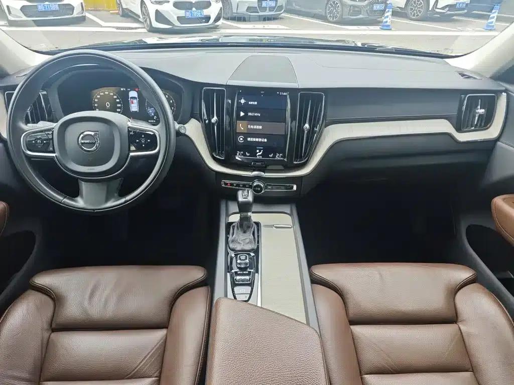 2020 Volvo XC60 T5 AWD Inscription Luxury Edition — миниатюра 5