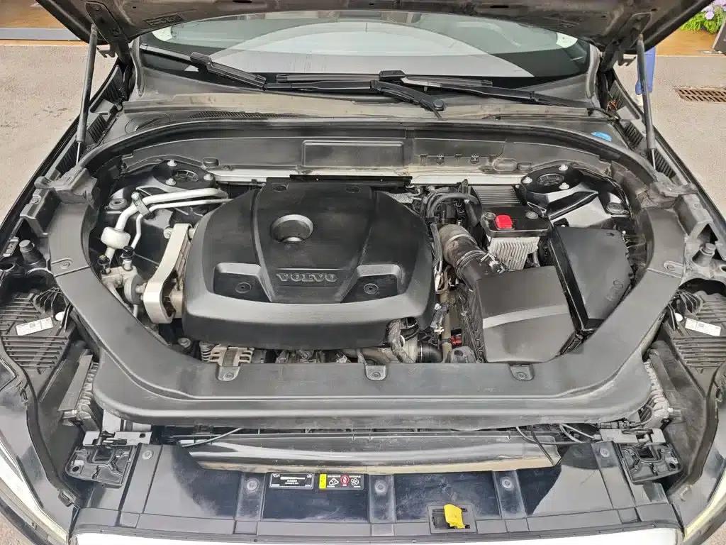 2020 Volvo XC60 T5 AWD Inscription Luxury Edition — миниатюра 9