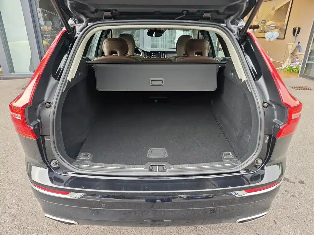 2020 Volvo XC60 T5 AWD Inscription Luxury Edition — миниатюра 10