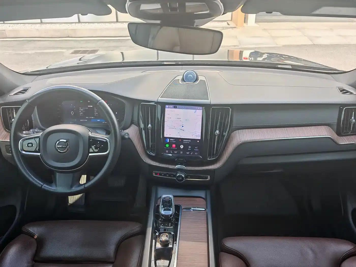 2022 Volvo XC60 B5 AWD Inscription Luxury Edition — миниатюра 17