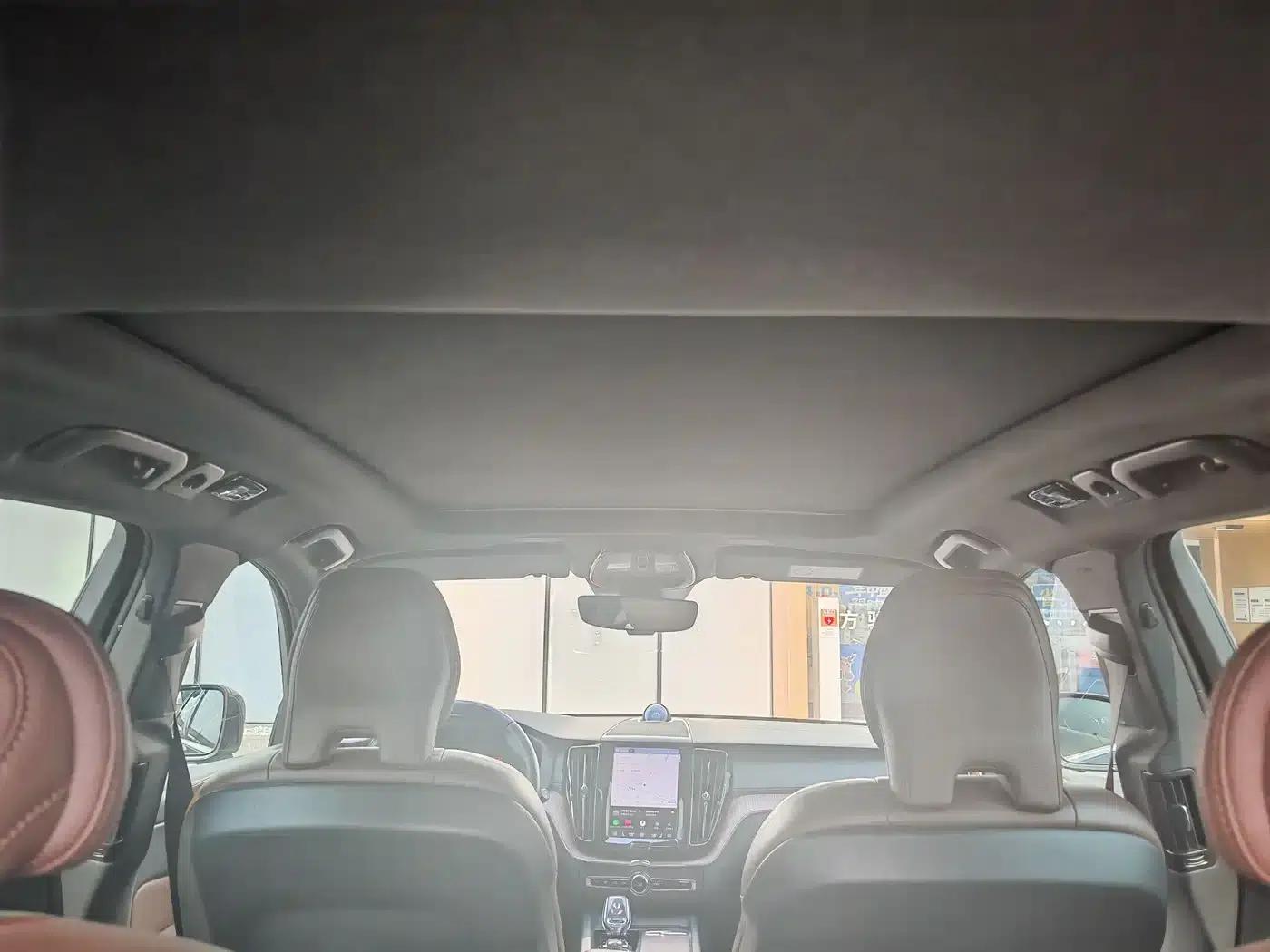 2022 Volvo XC60 B5 AWD Inscription Luxury Edition — миниатюра 21