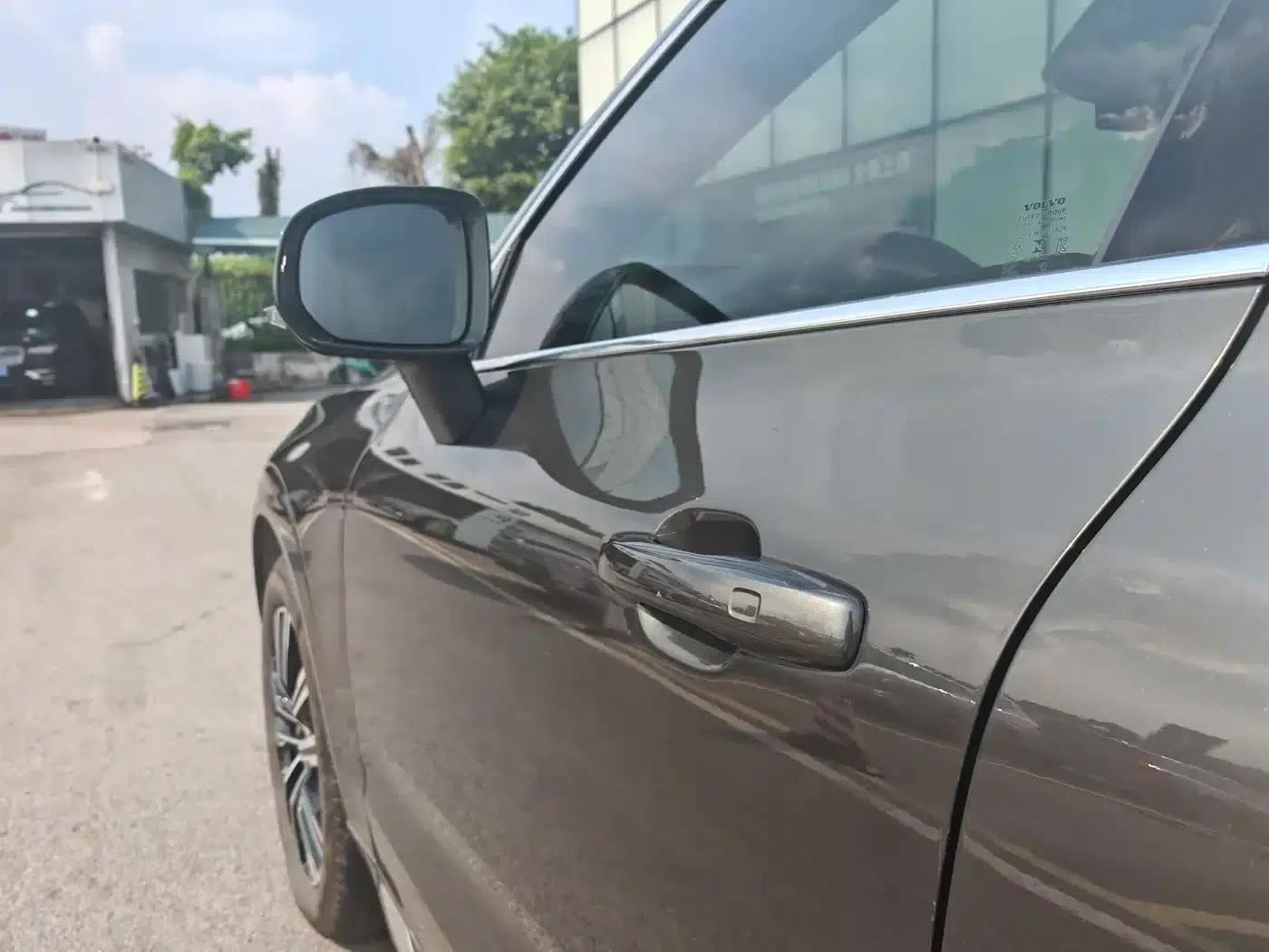 2022 Volvo XC60 B5 AWD Inscription Luxury Edition — миниатюра 10