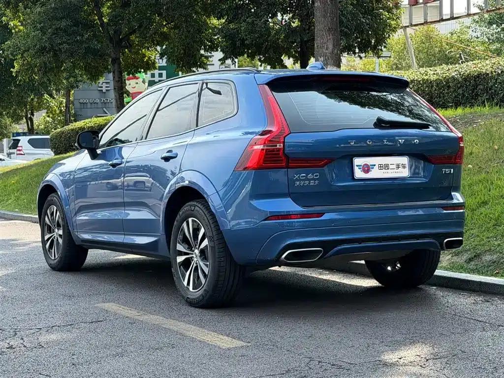 2021 Volvo XC60 T5 AWD Inscription Sport Edition — миниатюра 4