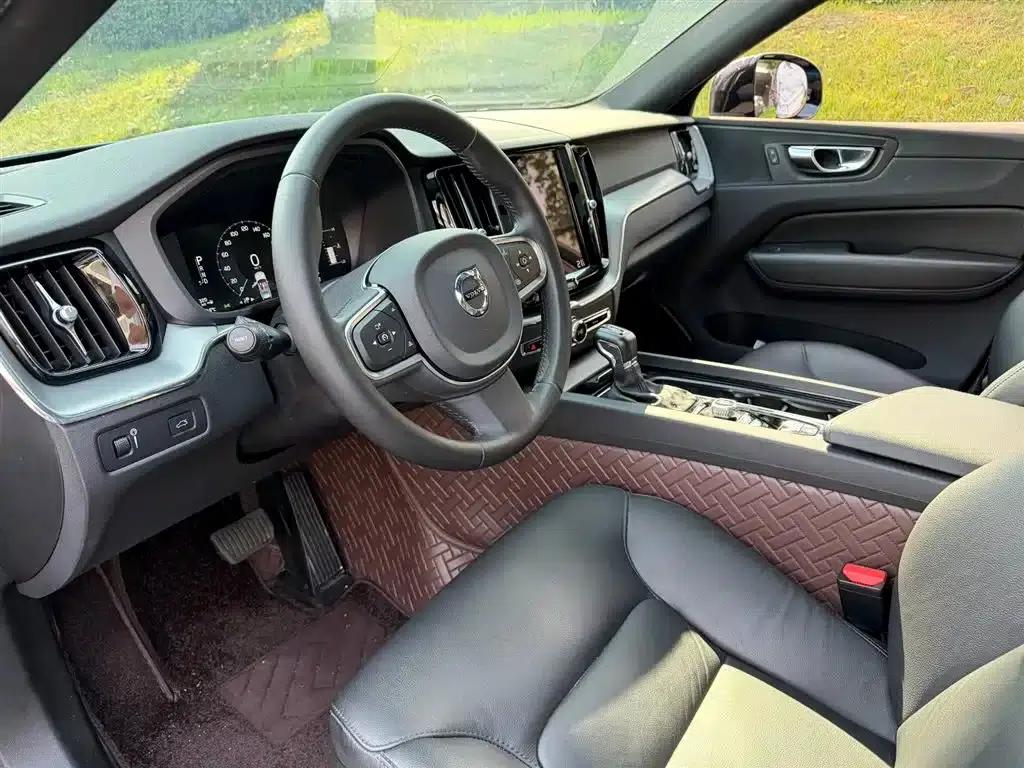 2021 Volvo XC60 T5 AWD Inscription Sport Edition — миниатюра 7