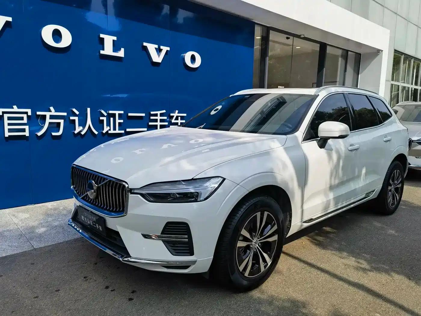 2023 Volvo XC60 B5 AWD Inscription Luxury Edition — миниатюра 1