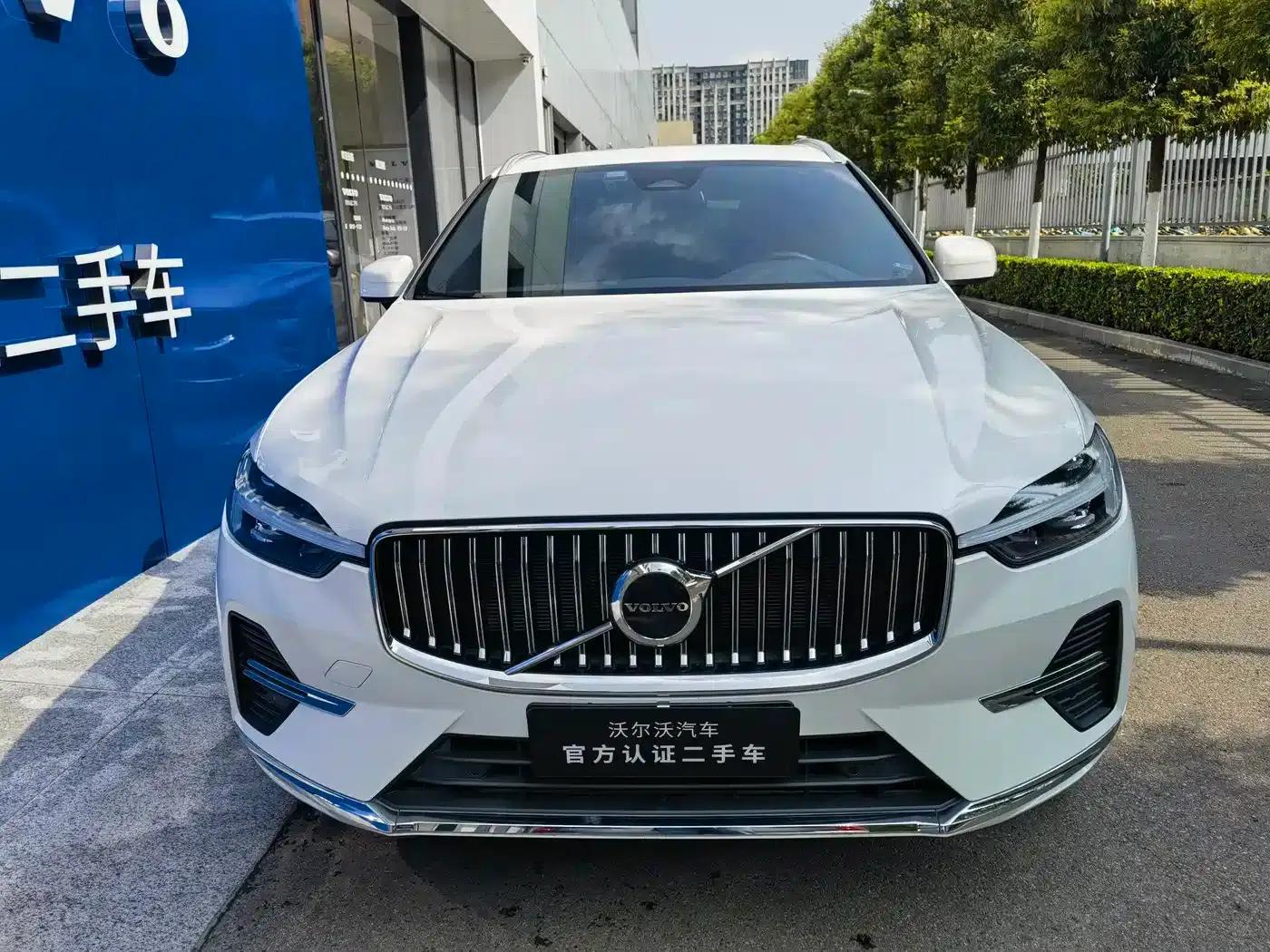 2023 Volvo XC60 B5 AWD Inscription Luxury Edition — миниатюра 2