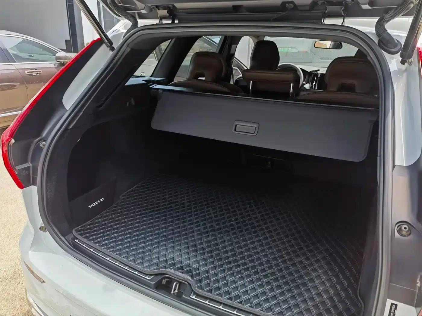 2023 Volvo XC60 B5 AWD Inscription Luxury Edition — миниатюра 15