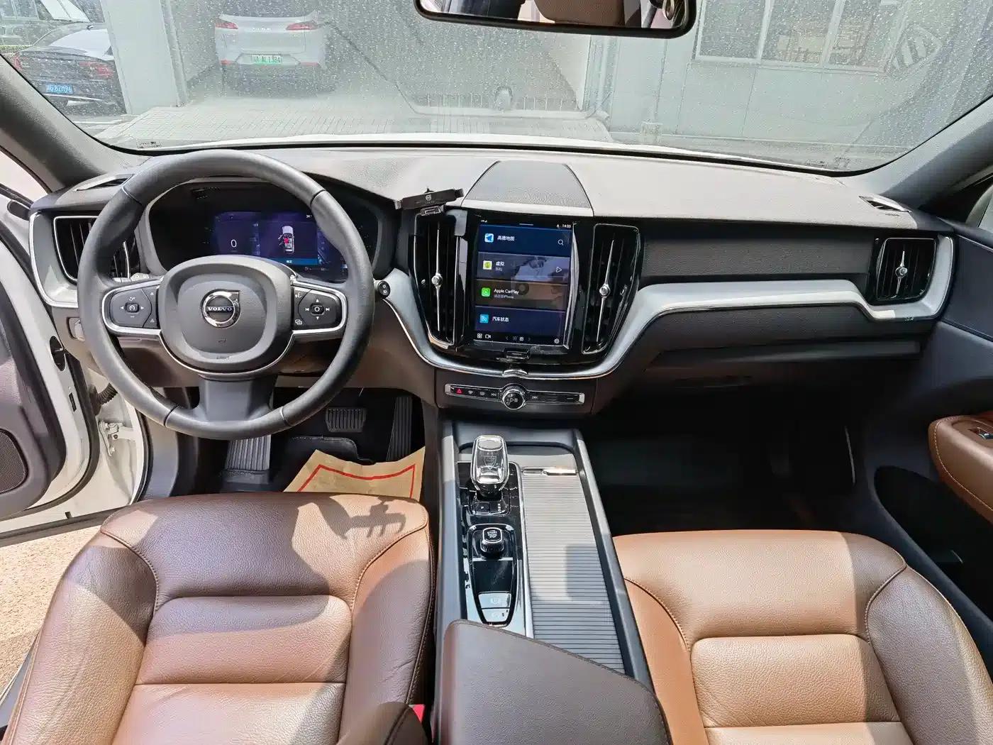 2023 Volvo XC60 B5 AWD Inscription Luxury Edition — миниатюра 10