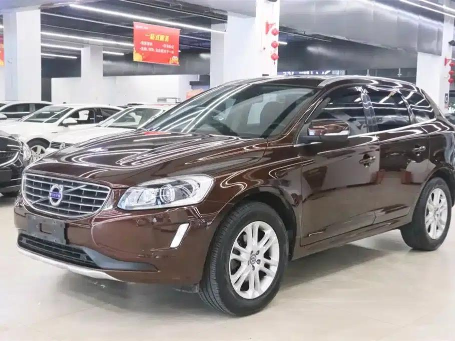 2016 Volvo XC60 T5 Smart Edition — миниатюра 1