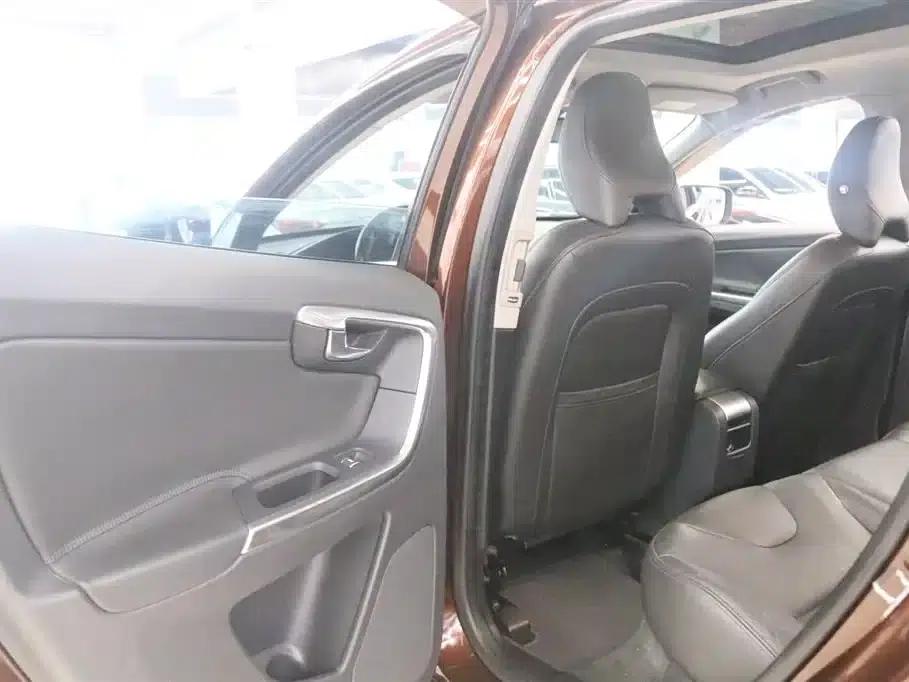 2016 Volvo XC60 T5 Smart Edition — миниатюра 13