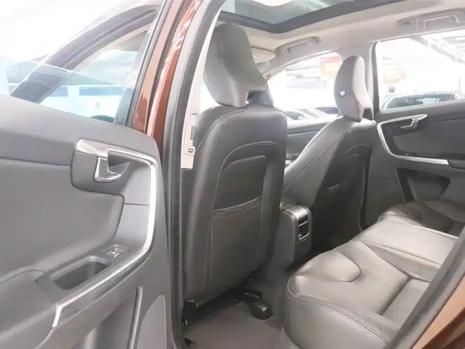 2016 Volvo XC60 T5 Smart Edition — миниатюра 14