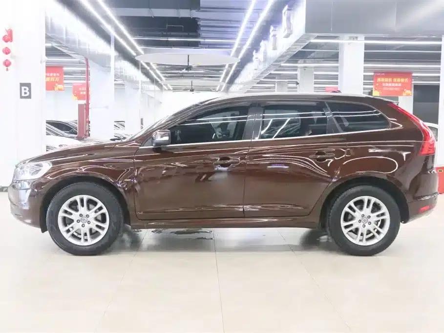 2016 Volvo XC60 T5 Smart Edition — миниатюра 3