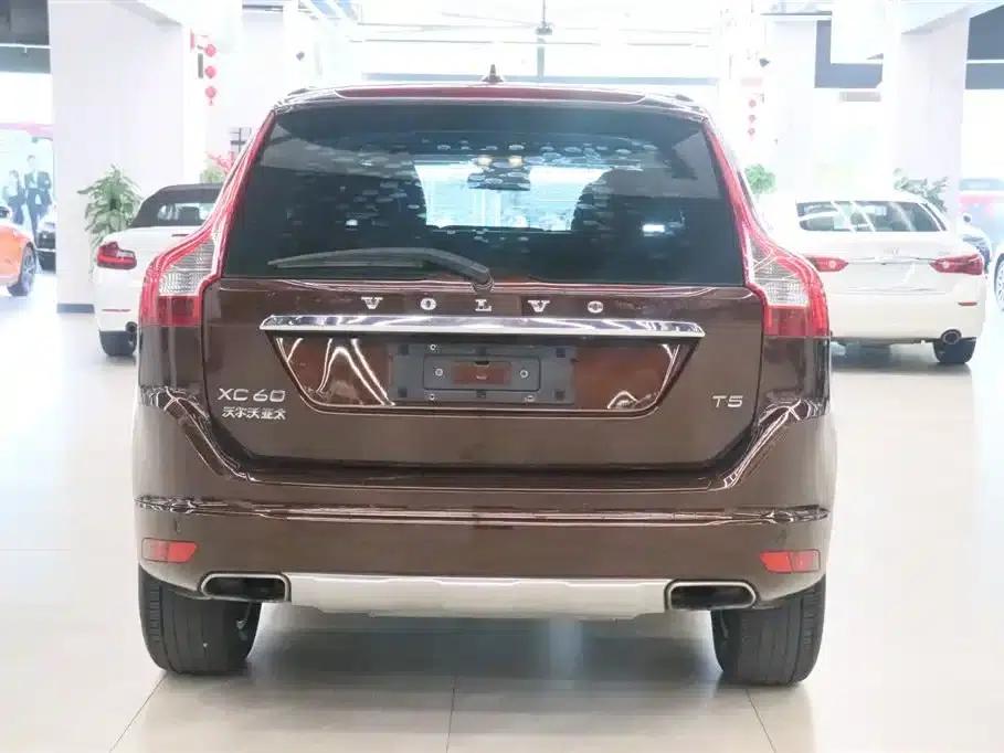 2016 Volvo XC60 T5 Smart Edition — миниатюра 4