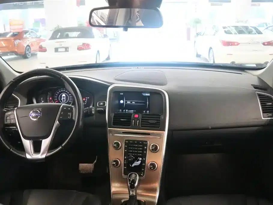 2016 Volvo XC60 T5 Smart Edition — миниатюра 5
