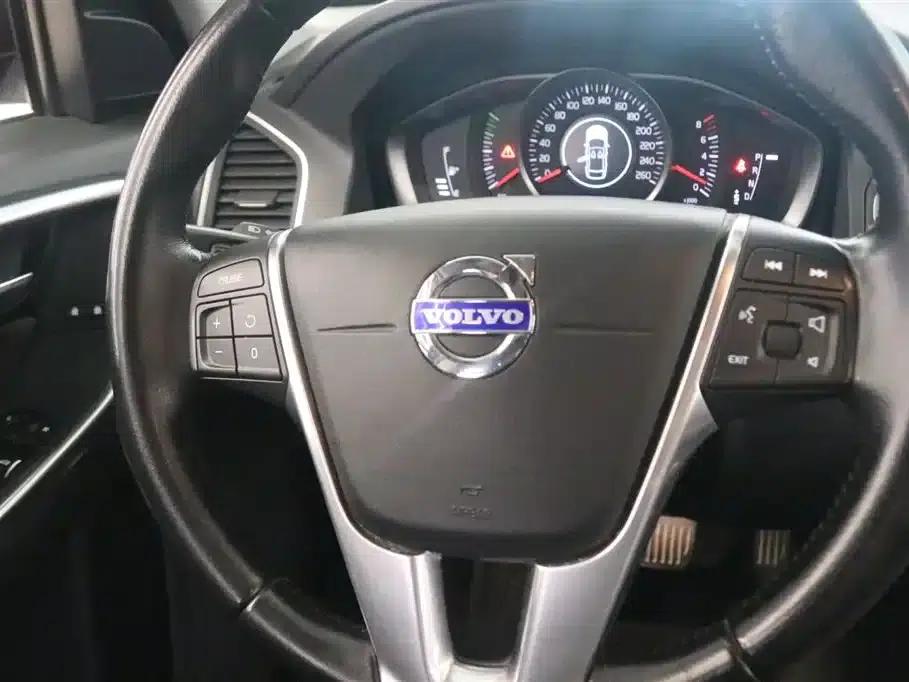 2016 Volvo XC60 T5 Smart Edition — миниатюра 6