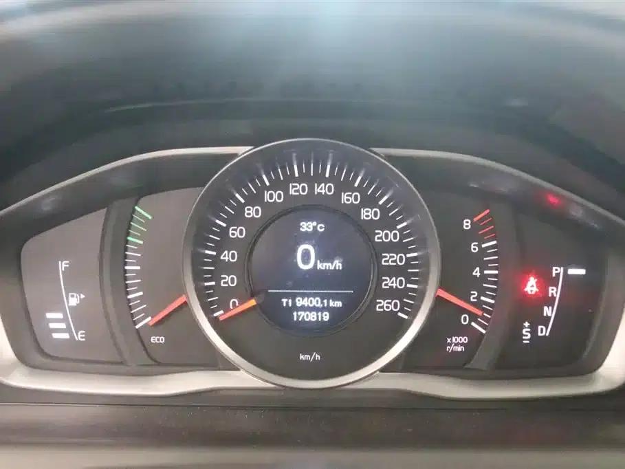 2016 Volvo XC60 T5 Smart Edition — миниатюра 7