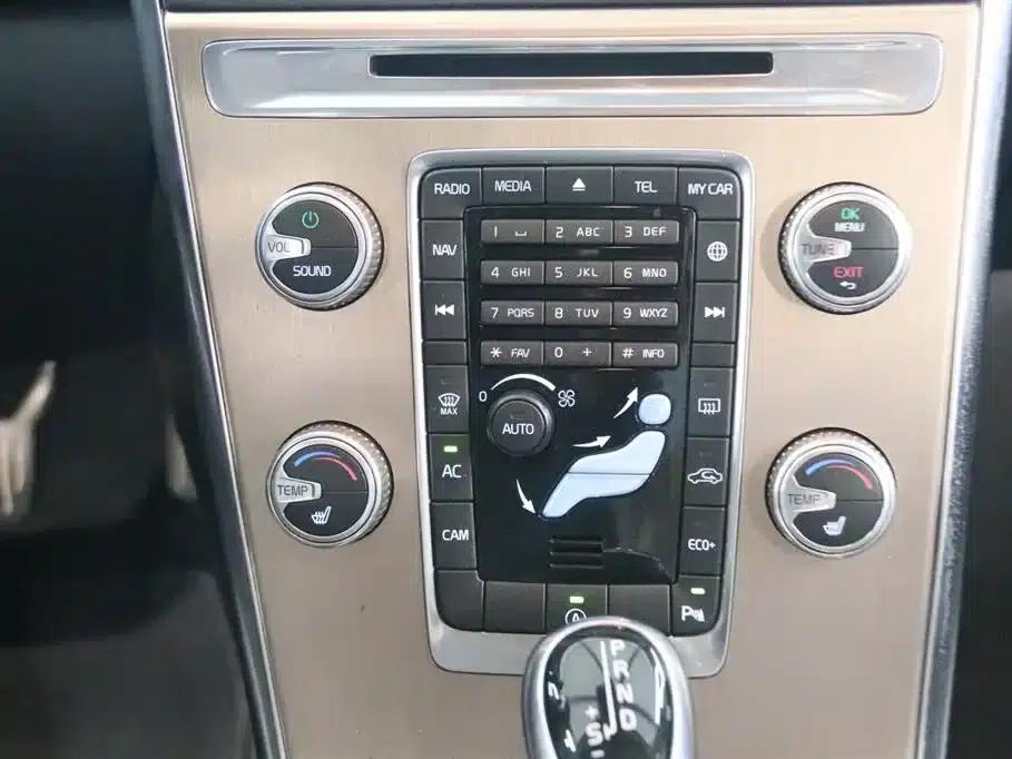 2016 Volvo XC60 T5 Smart Edition — миниатюра 8