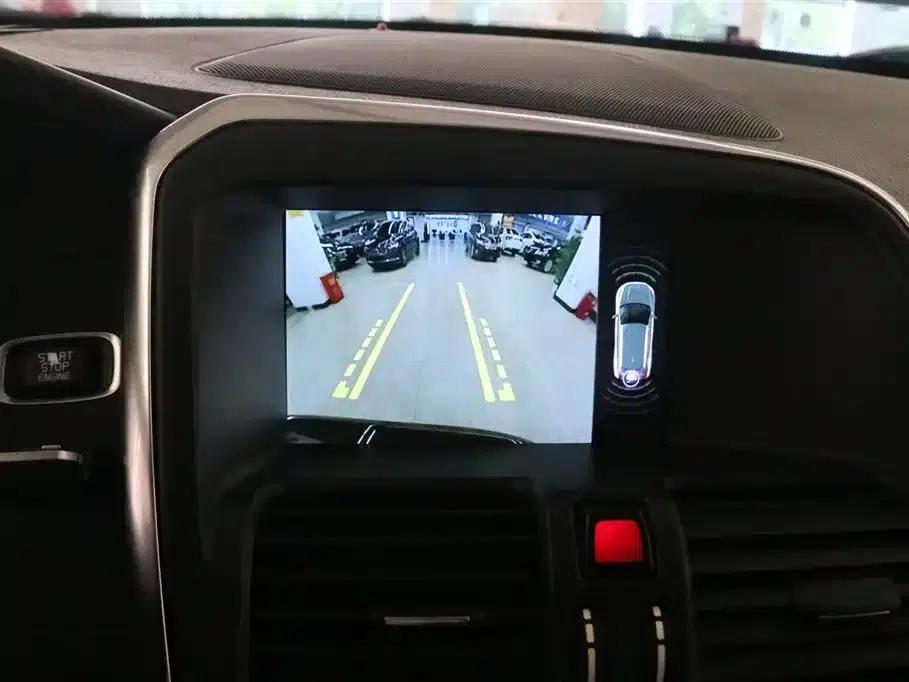 2016 Volvo XC60 T5 Smart Edition — миниатюра 9