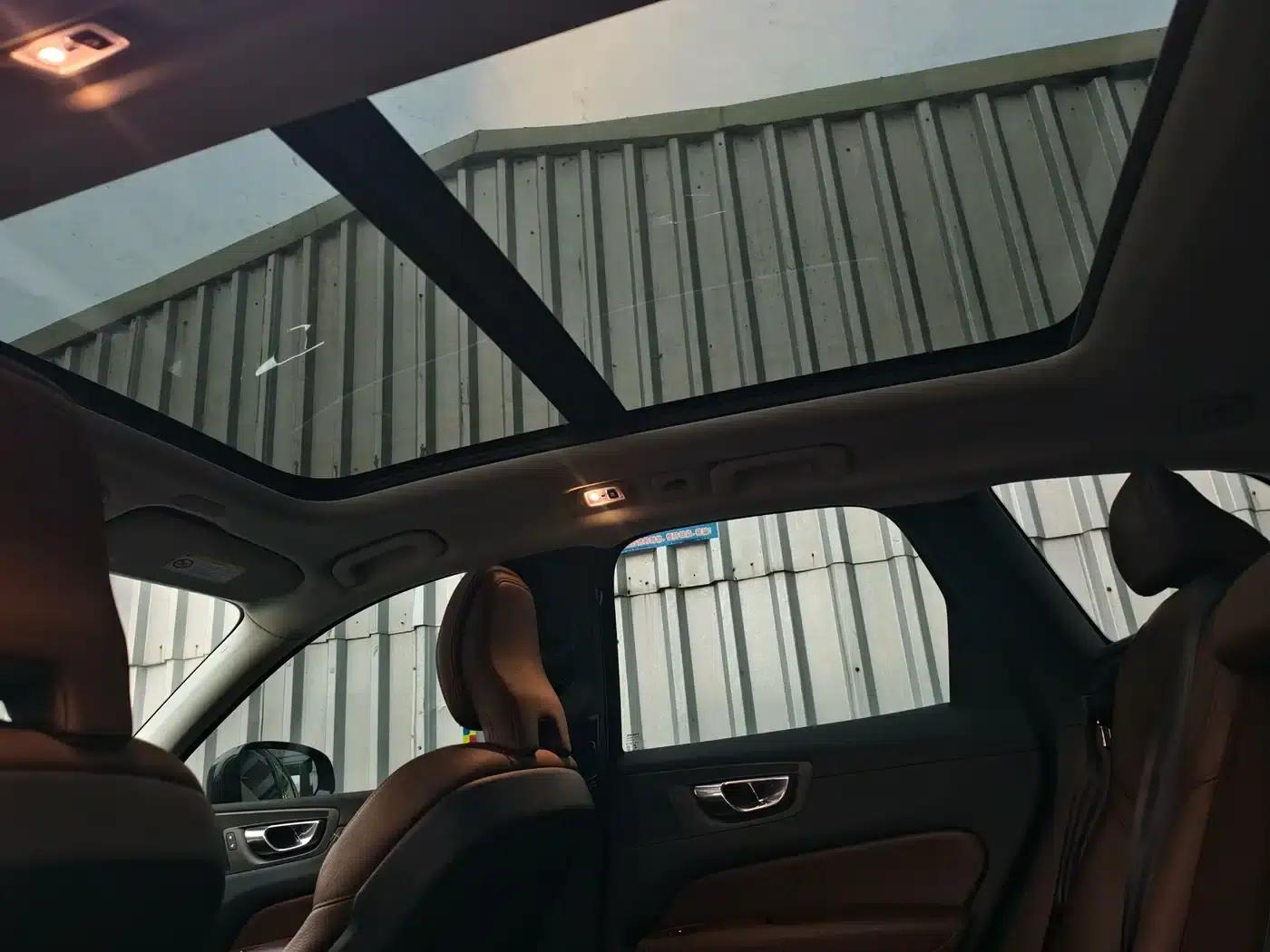 2020 Volvo XC60 T5 AWD Inscription Luxury Edition — миниатюра 12