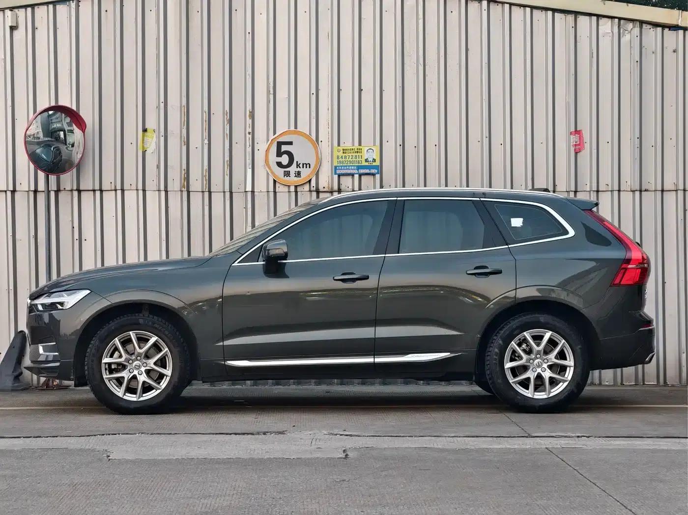 2020 Volvo XC60 T5 AWD Inscription Luxury Edition — миниатюра 3