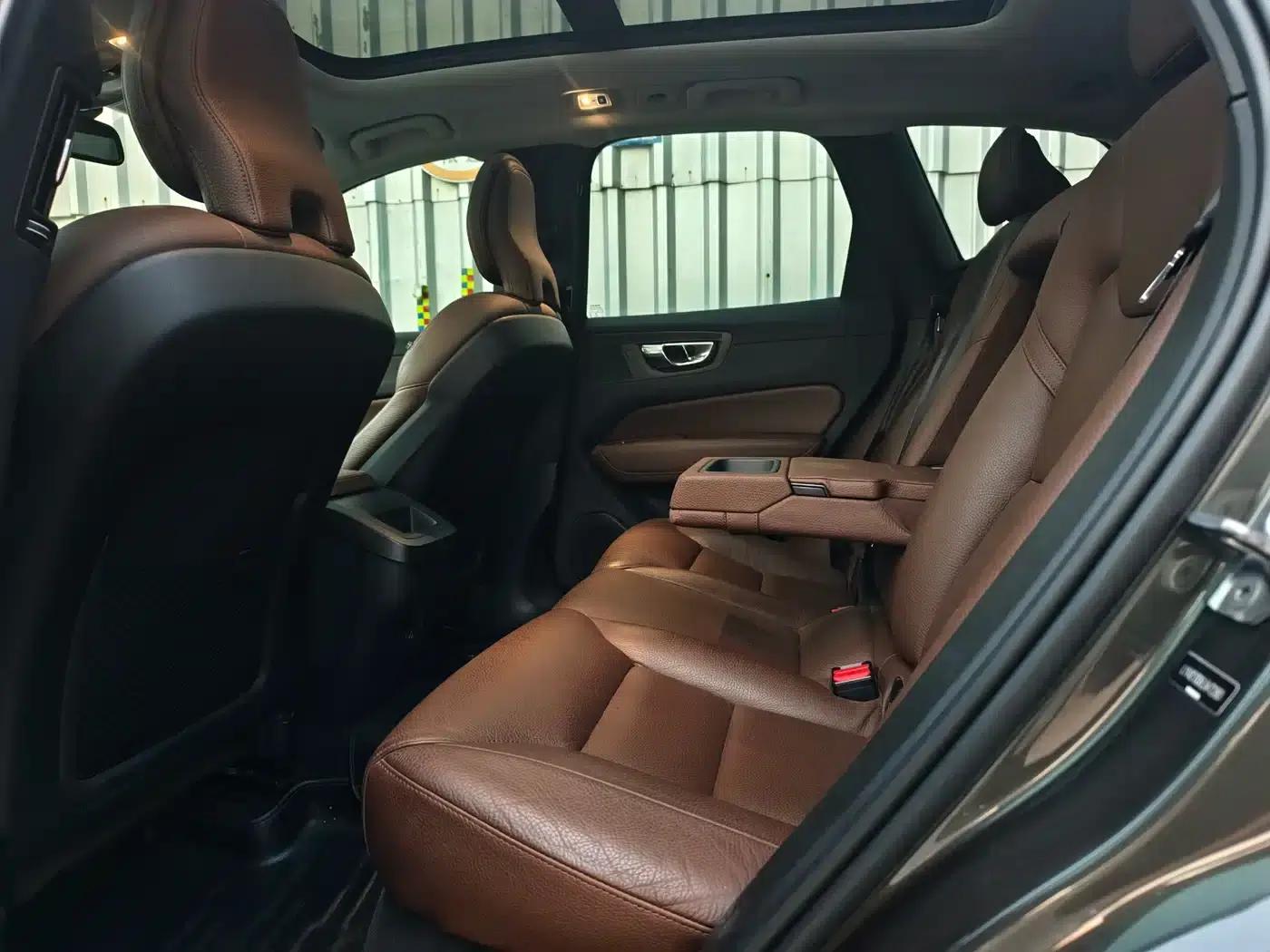 2020 Volvo XC60 T5 AWD Inscription Luxury Edition — миниатюра 8