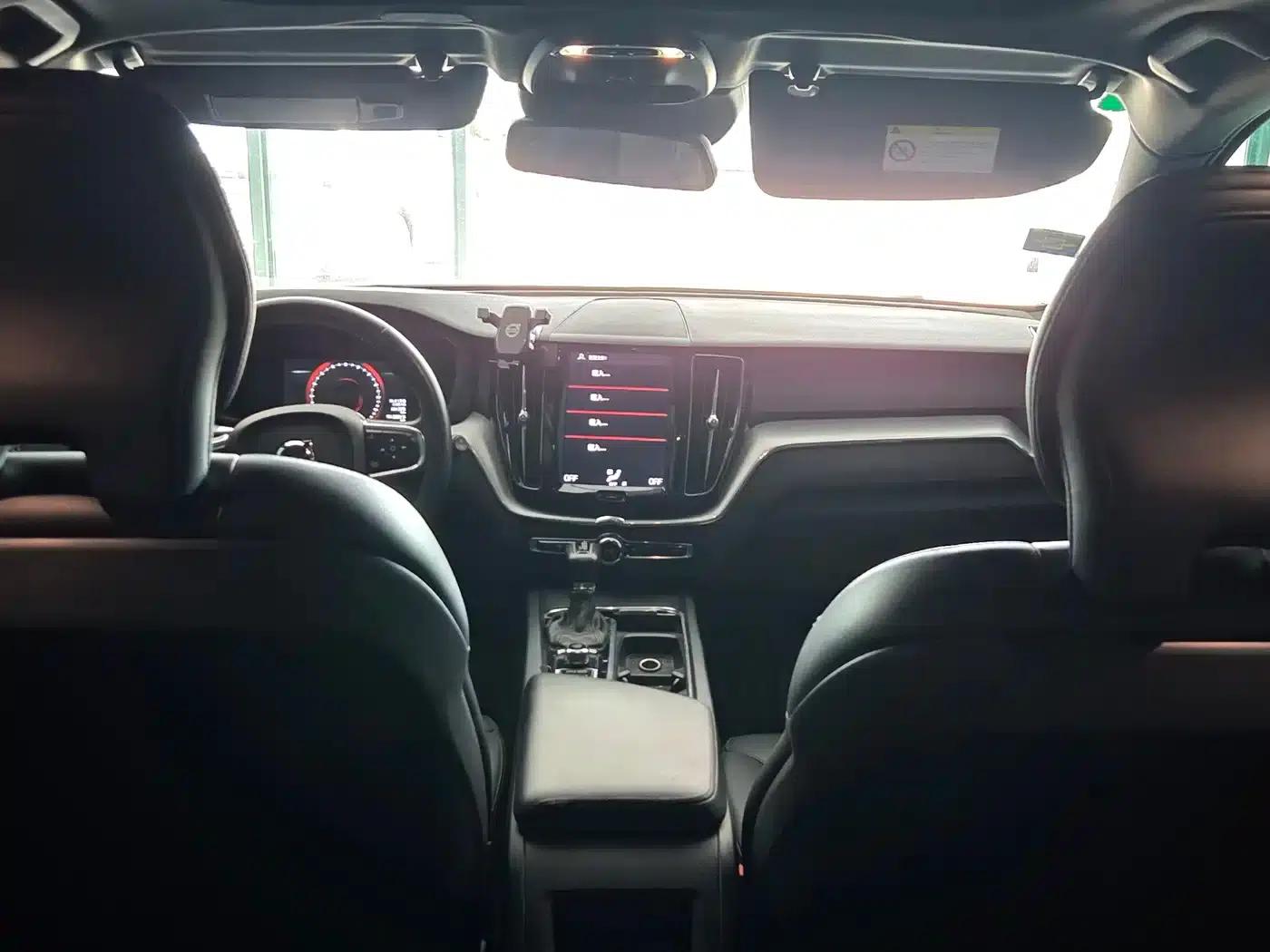 2021 Volvo XC60 T5 AWD Inscription Luxury Edition — миниатюра 12