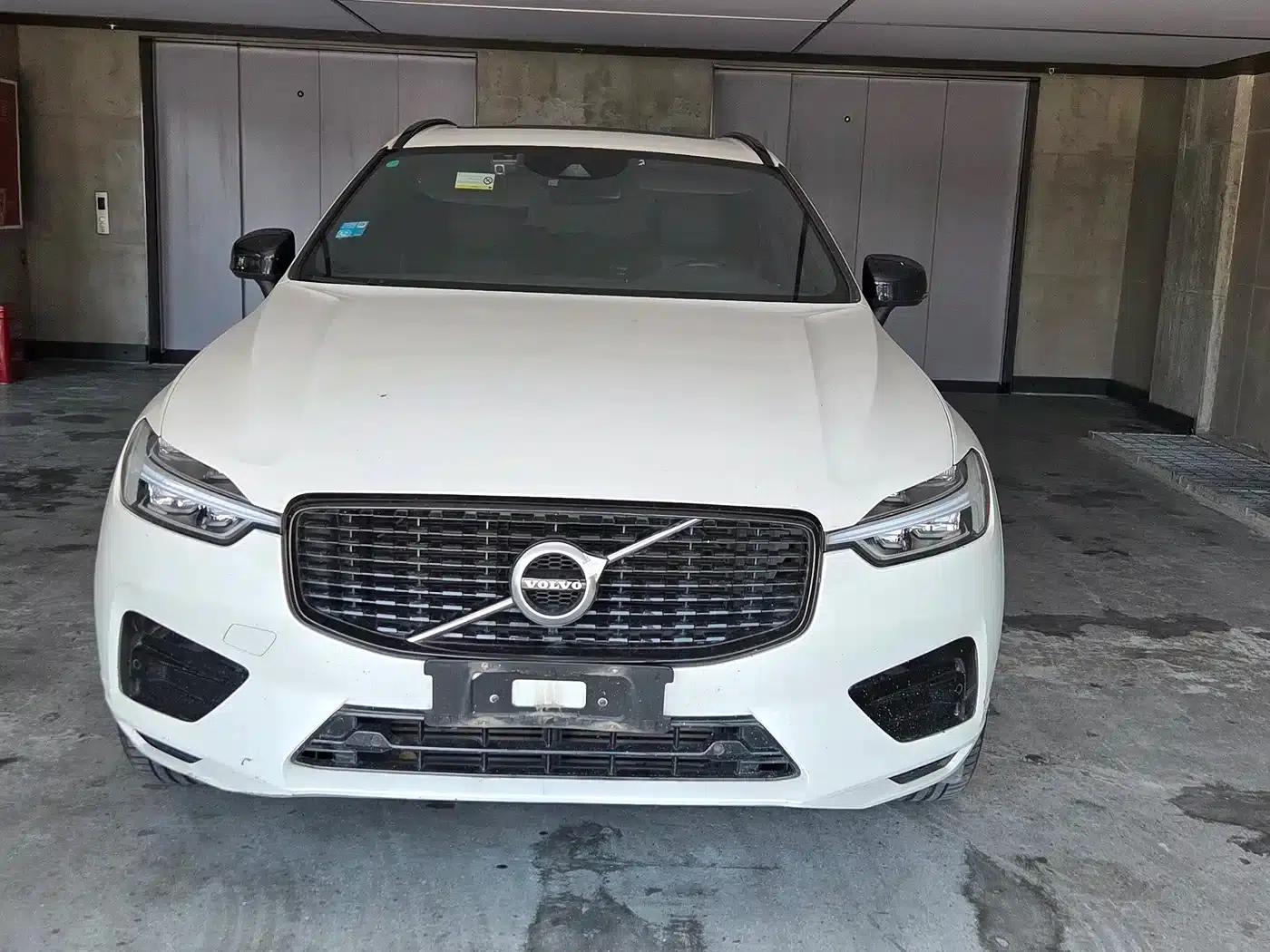 2021 Volvo XC60 T5 AWD Inscription Luxury Edition — миниатюра 3