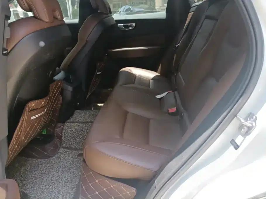 2021 Volvo XC60 T5 AWD Inscription Luxury Edition — миниатюра 11