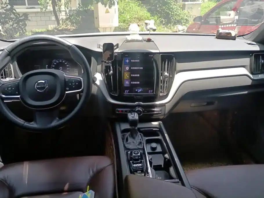 2021 Volvo XC60 T5 AWD Inscription Luxury Edition — миниатюра 12