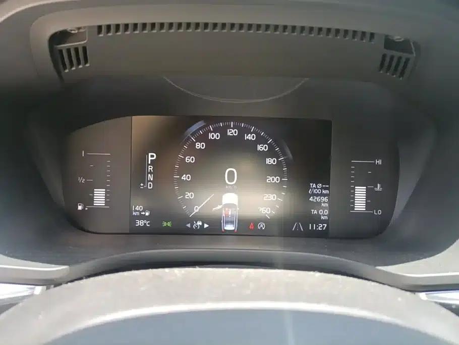 2021 Volvo XC60 T5 AWD Inscription Luxury Edition — миниатюра 14