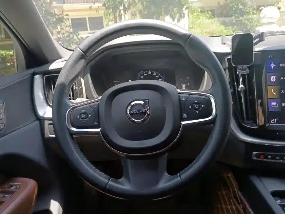 2021 Volvo XC60 T5 AWD Inscription Luxury Edition — миниатюра 15