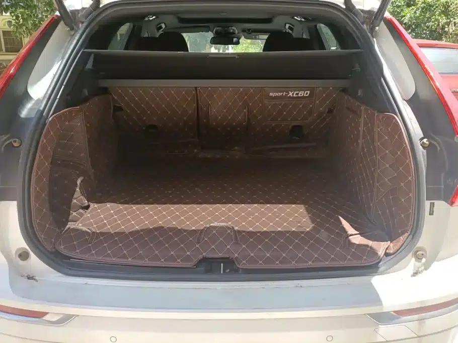 2021 Volvo XC60 T5 AWD Inscription Luxury Edition — миниатюра 4