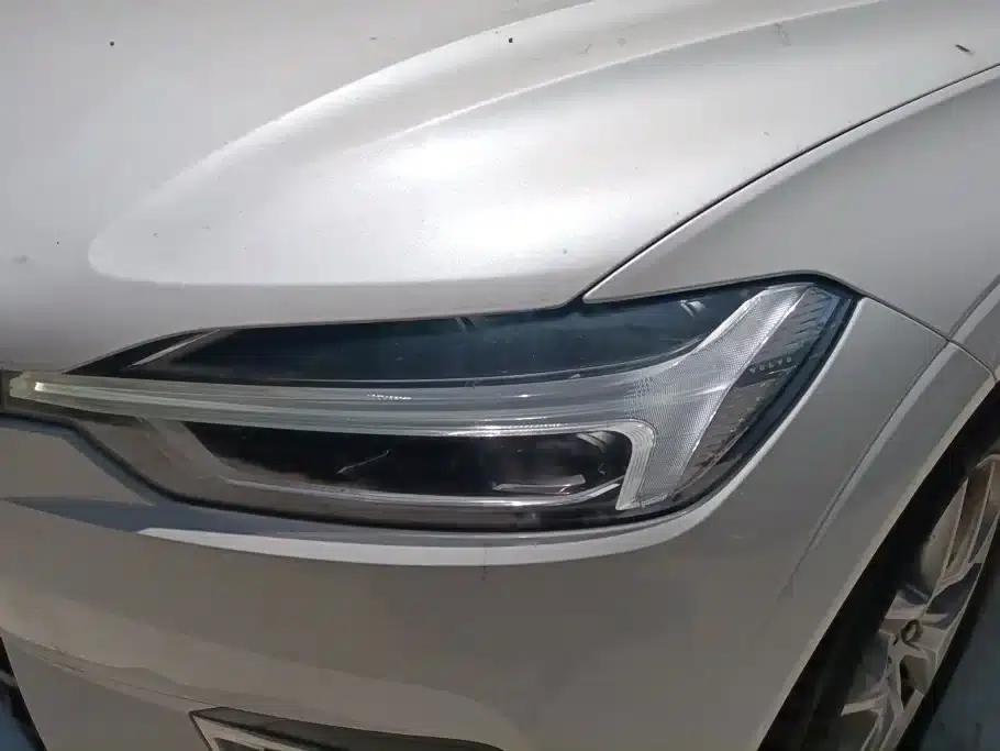 2021 Volvo XC60 T5 AWD Inscription Luxury Edition — миниатюра 5