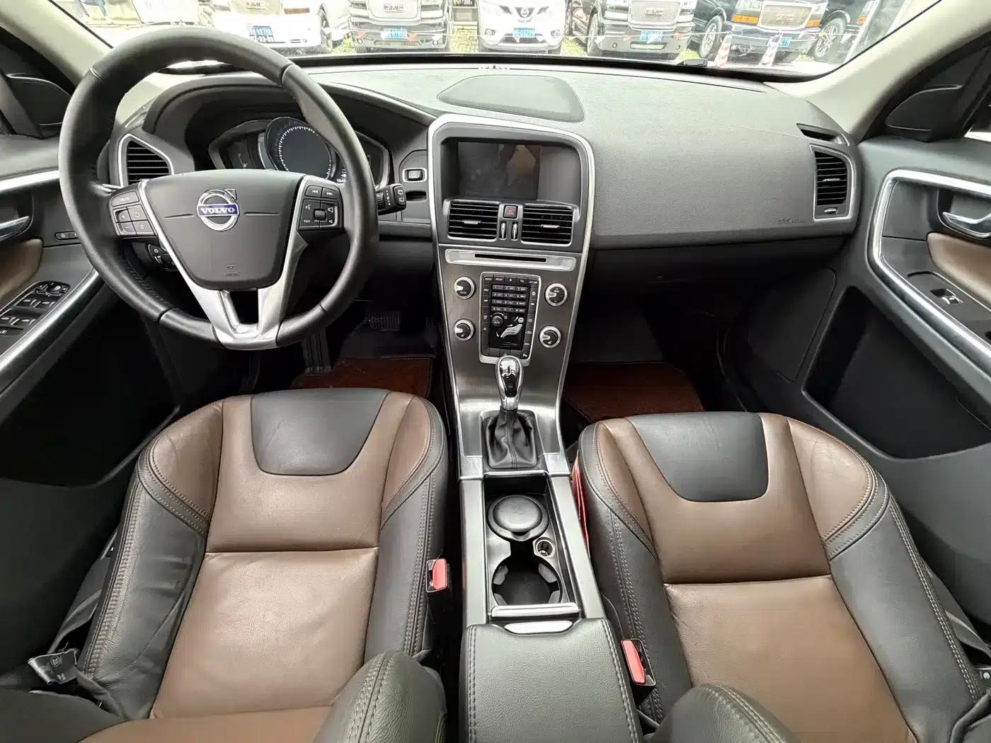 2016 Volvo XC60 T5 Smart Edition — миниатюра 18
