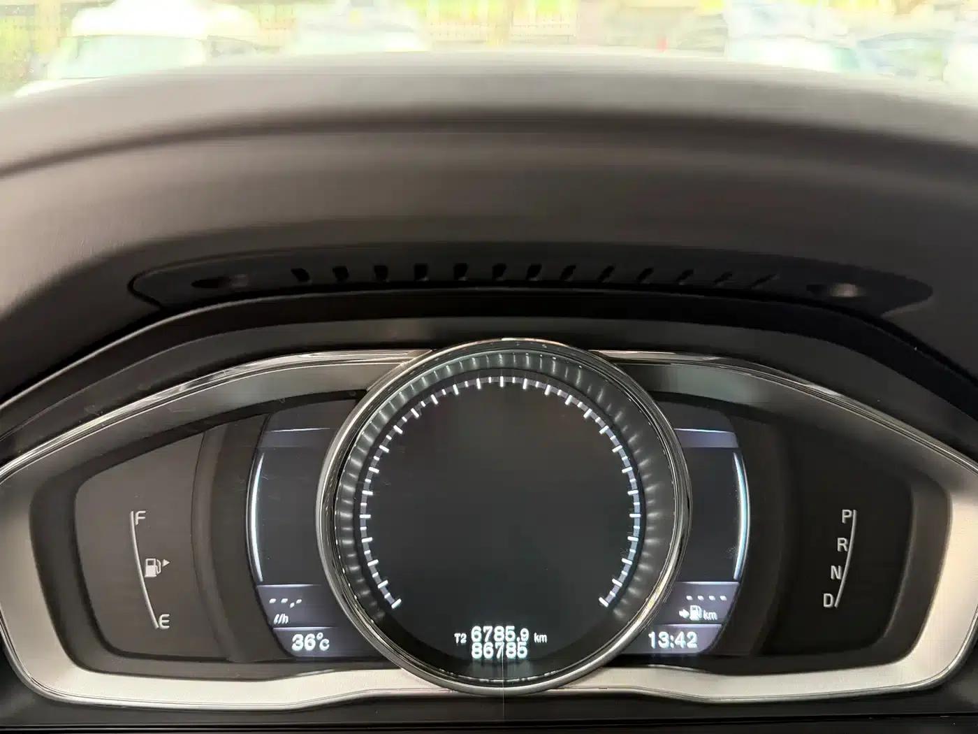 2016 Volvo XC60 T5 Smart Edition — миниатюра 3