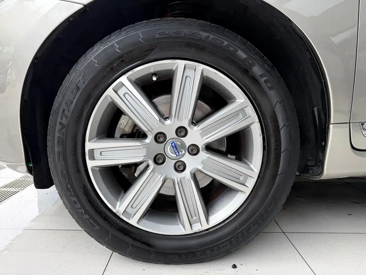 2016 Volvo XC60 T5 Smart Edition — миниатюра 9