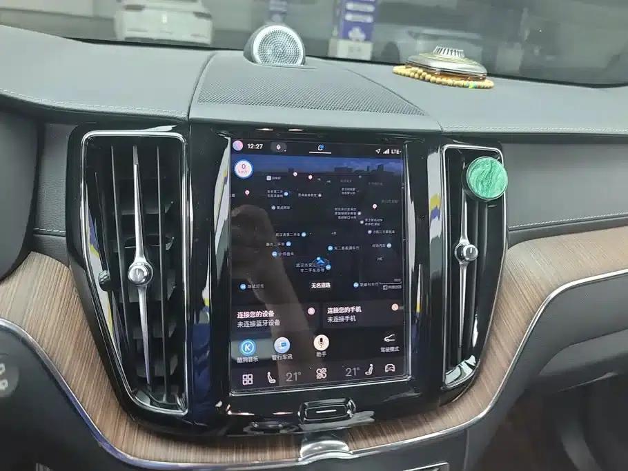 2022 Volvo XC60 B5 AWD Inscription Luxury Edition — миниатюра 13