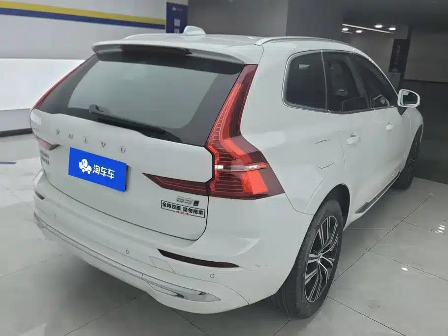 2022 Volvo XC60 B5 AWD Inscription Luxury Edition — миниатюра 3