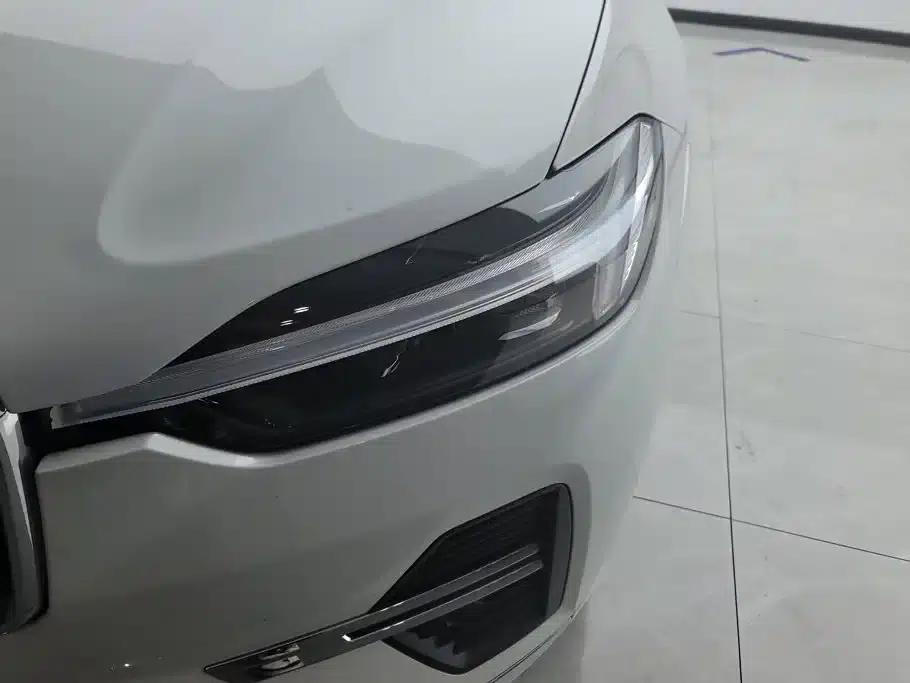 2022 Volvo XC60 B5 AWD Inscription Luxury Edition — миниатюра 5