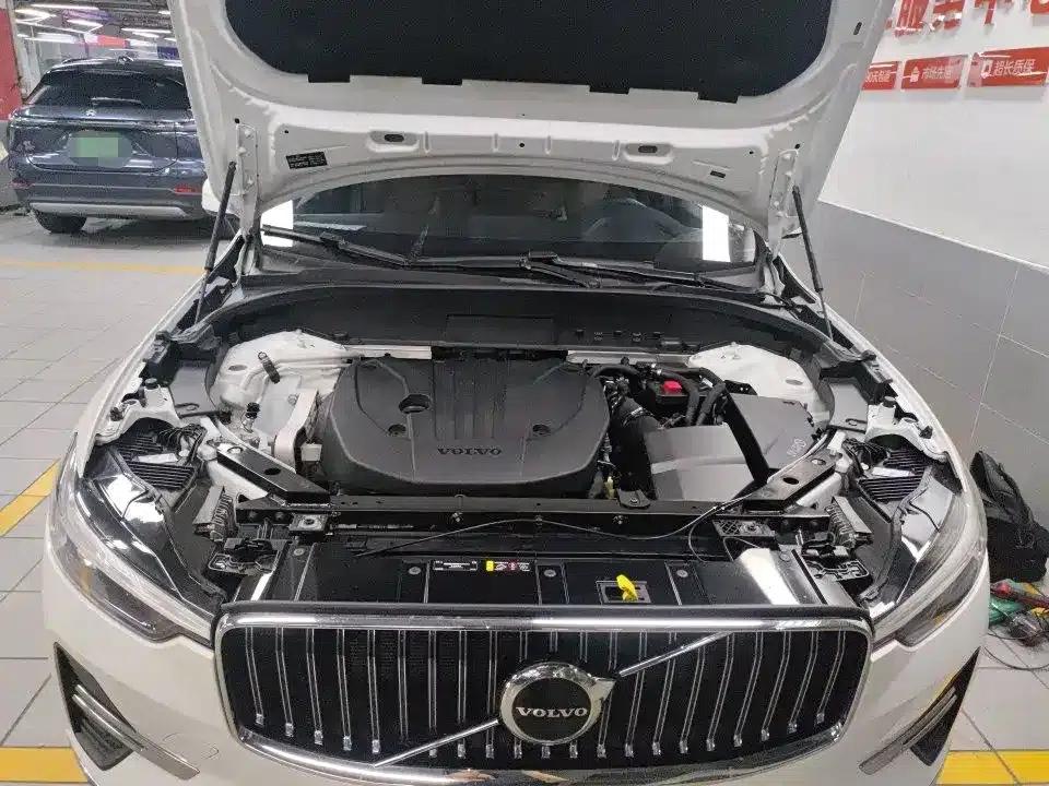 2022 Volvo XC60 B5 AWD Inscription Luxury Edition — миниатюра 9